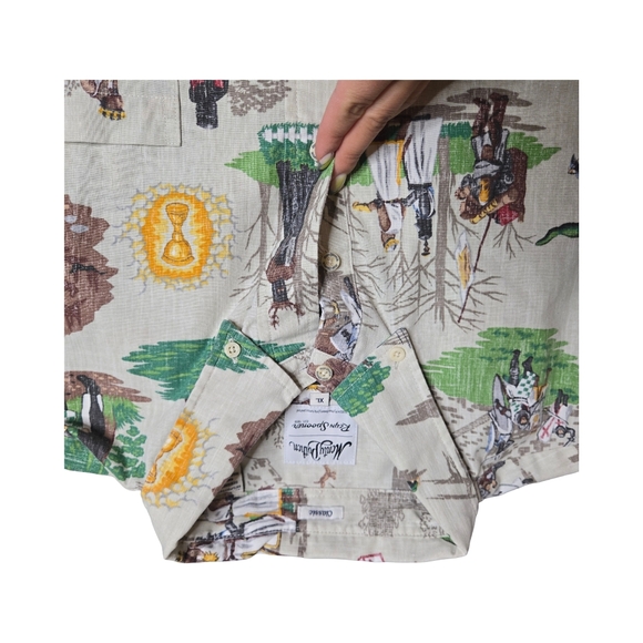 Monty Python and the Holy Grail Classic Button Front Shirt Size: XL - Picture 2 of 3